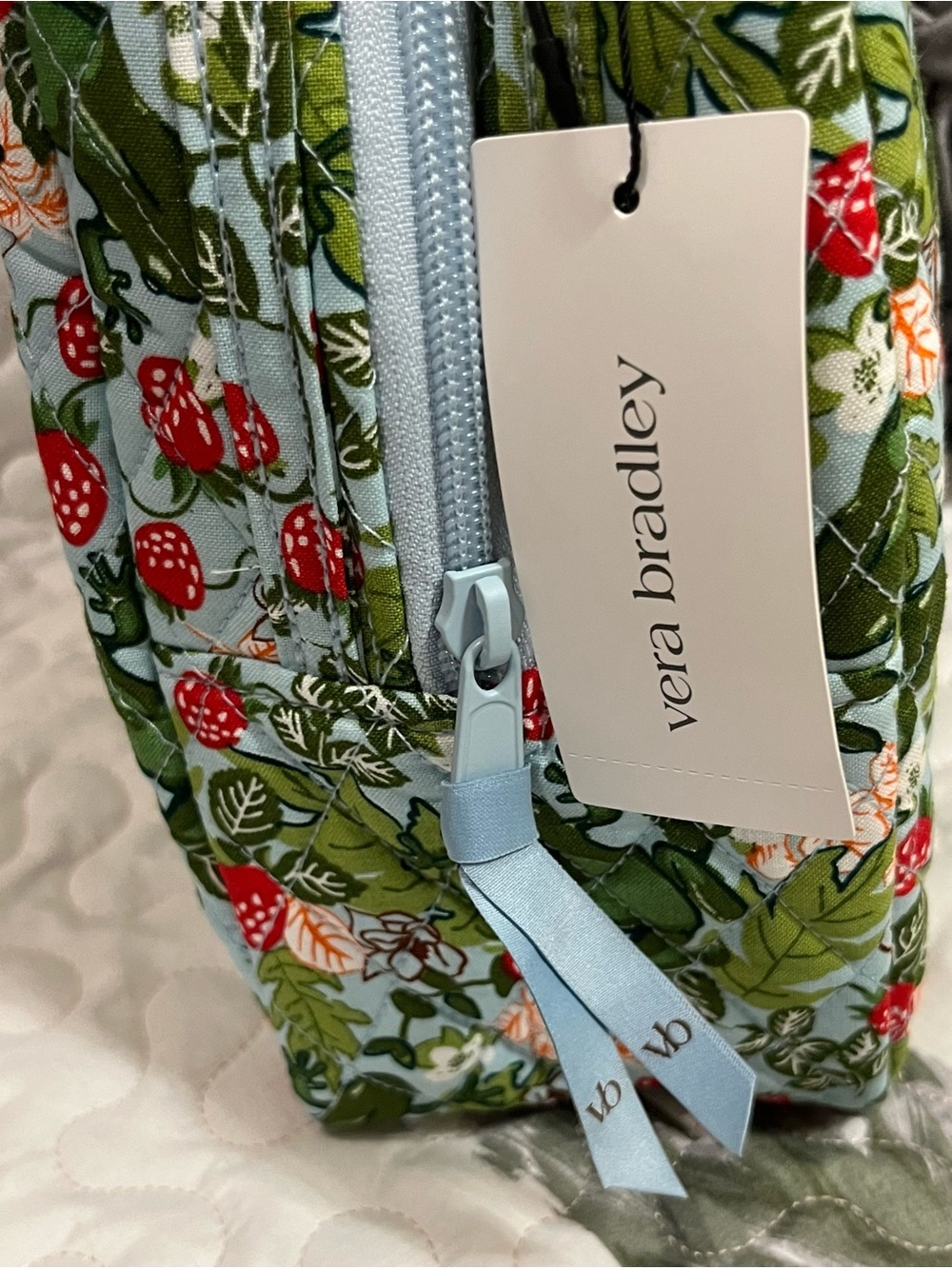 NWT Vera Bradley Quilted Frogberry Garden Blue Lunch Tote - Picture 3 of 5